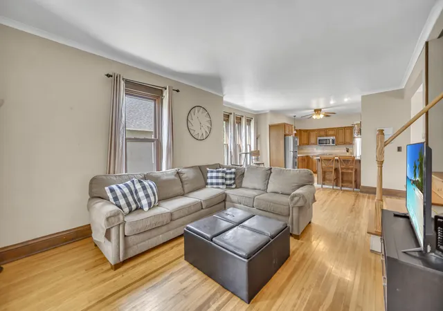 4th image of 1337 Campbell Ave, Lasalle, IL 61301 | MLS# 12701872
