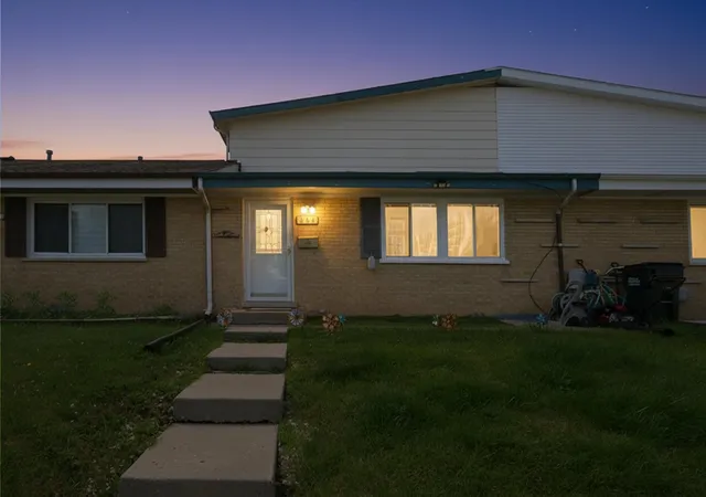 3rd image of 9005 Sherry Ln, Des Plaines, IL 60016 | MLS# 12702109