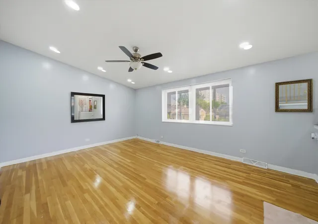 5th image of 9005 Sherry Ln, Des Plaines, IL 60016 | MLS# 12702109