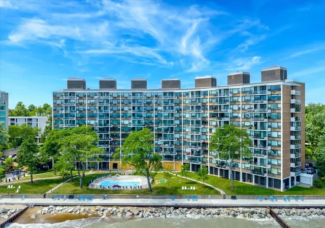 3rd image of 1630 Sheridan Rd, Wilmette, IL 60091