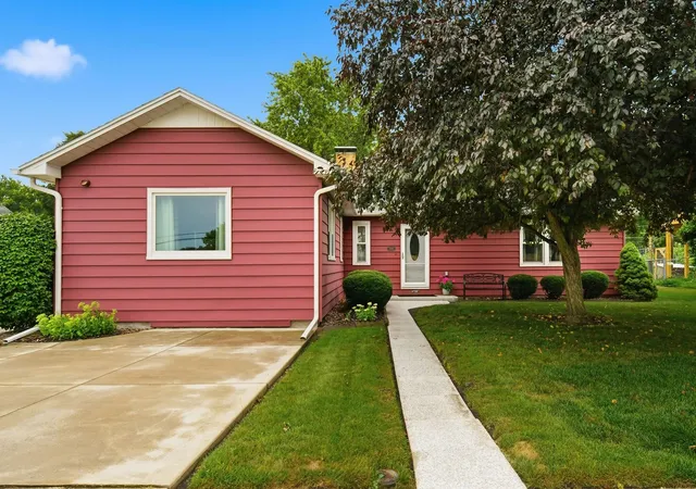 Photo 37 of Sale Pending at 1036 E Howard St, Pontiac, IL 61764 | MLS# 12702375 | Listing updated on 2026-08-25