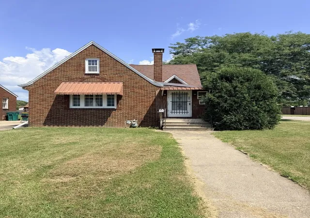 1st image of 401 Wisconsin Ave, Streator, IL 61364 | MLS# 12702531