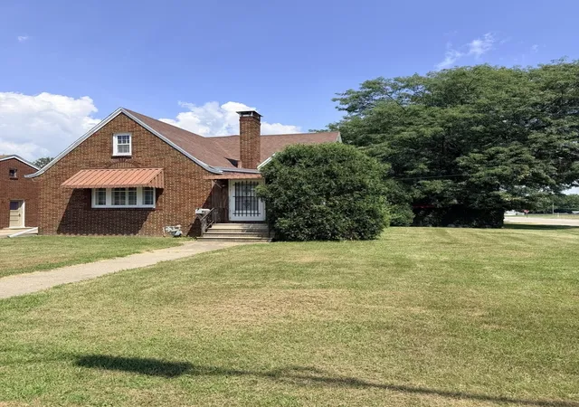 2nd image of 401 Wisconsin Ave, Streator, IL 61364 | MLS# 12702531