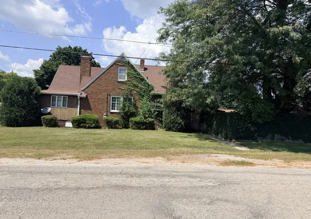 3rd image of 401 Wisconsin Ave, Streator, IL 61364 | MLS# 12702531