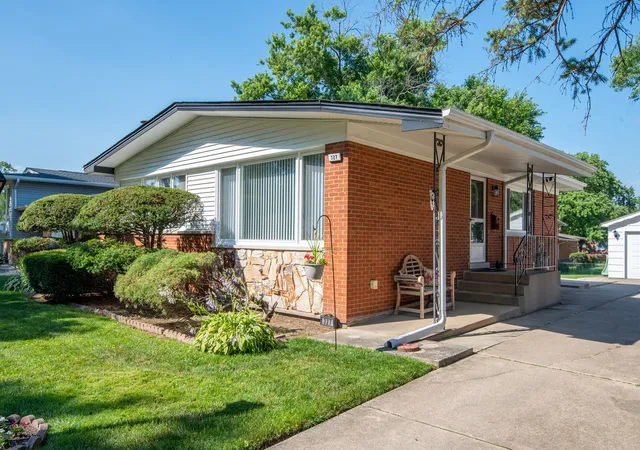 1st image of 327 W Holly Ct, Glenwood, IL 60425 | MLS# 12702710
