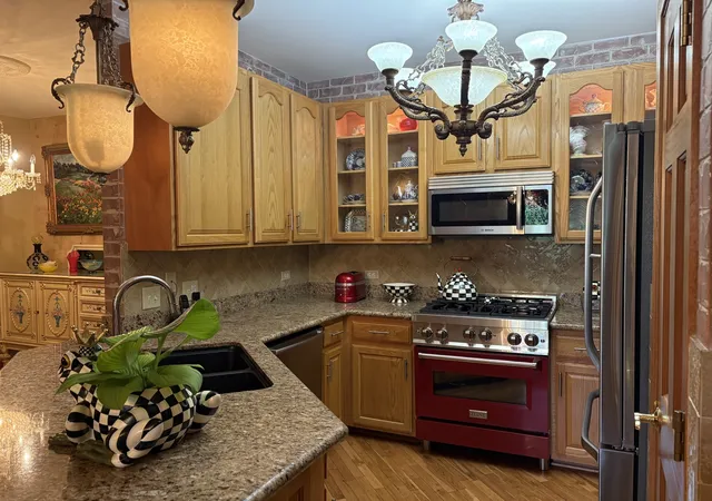 Photo 3 of Sale Pending at 1291 W Lake St #302, Addison, IL 60101 | MLS# 12702745 | Listing updated on 2026-10-08