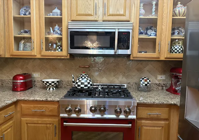 Photo 4 of Sale Pending at 1291 W Lake St #302, Addison, IL 60101 | MLS# 12702745 | Listing updated on 2026-10-08