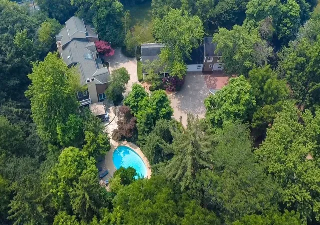 2nd image of 112 Brinker Rd, Barrington, IL 60010 | MLS# 12702832