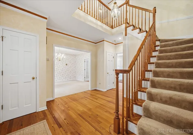 2nd image of 501 Pin Oak Ct, St. Charles, IL 60174 | MLS# 12703099