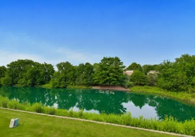 22nd image of 1960 Crenshaw Cir #1960, Vernon Hills, IL 60061 | MLS# 12703105