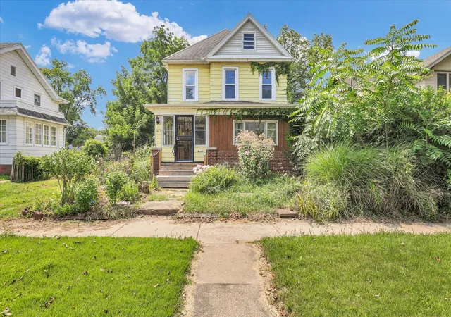 1st image of 505 N Mckinley Ave, Champaign, IL 61821 | MLS# 12703161