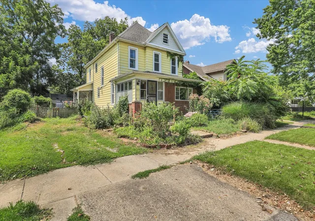 2nd image of 505 N Mckinley Ave, Champaign, IL 61821 | MLS# 12703161