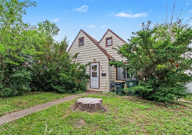 Photo 2 of Single family home for sale at 317 Grandview Dr, Round Lake Park, IL 60073 | MLS# 12703165 | Listing updated on 2026-08-28