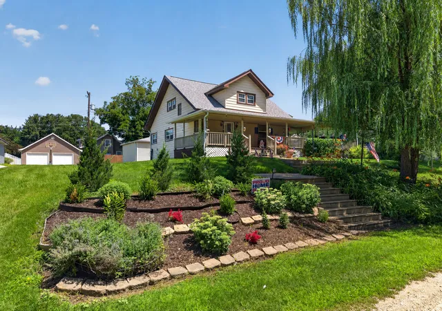 1st image of 940 E Main St, Ottawa, IL 61350 | MLS# 12703178