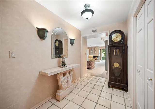 2nd image of 1621 Mission Hills Rd #110, Northbrook, IL 60062 | MLS# 12703332