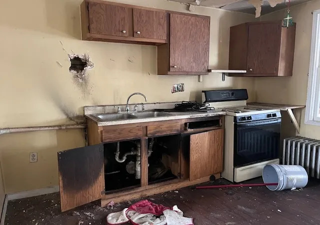 Photo 3 of Single family home for sale at 814 Greenbay Ave, Calumet City, IL 60409 | MLS# 12703617 | Listing updated on 2026-08-20