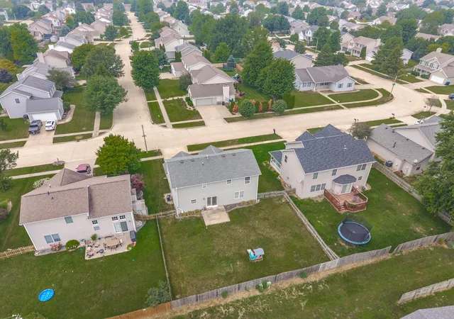 4th image of 1410 Tralee Ln, Bloomington, IL 61704 | MLS# 12703727