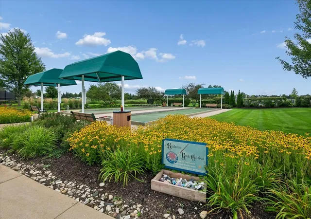 Photo 20 of Single family home for sale at 3304 Comstock Ct, Mundelein, IL 60060 | MLS# 12703761 | Listing updated on 2026-09-06