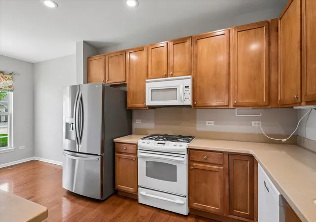 Photo 2 of Single family home for sale at 3304 Comstock Ct, Mundelein, IL 60060 | MLS# 12703761 | Listing updated on 2026-09-06