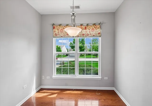 Photo 3 of Single family home for sale at 3304 Comstock Ct, Mundelein, IL 60060 | MLS# 12703761 | Listing updated on 2026-09-06