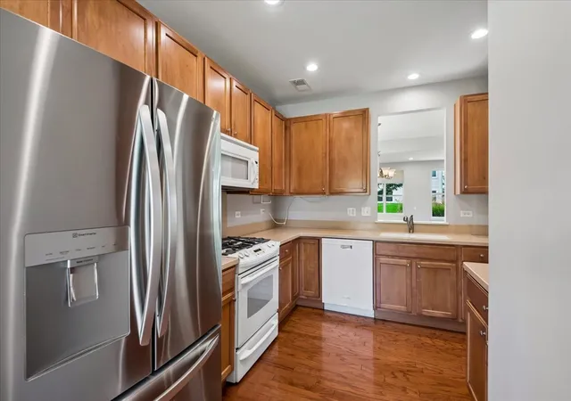 Photo 4 of Single family home for sale at 3304 Comstock Ct, Mundelein, IL 60060 | MLS# 12703761 | Listing updated on 2026-09-06