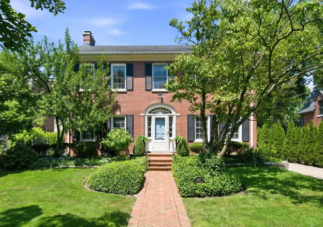 1st image of 2915 Grant St, Evanston, IL 60201 | MLS# 12703835