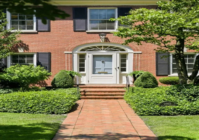 2nd image of 2915 Grant St, Evanston, IL 60201 | MLS# 12703835
