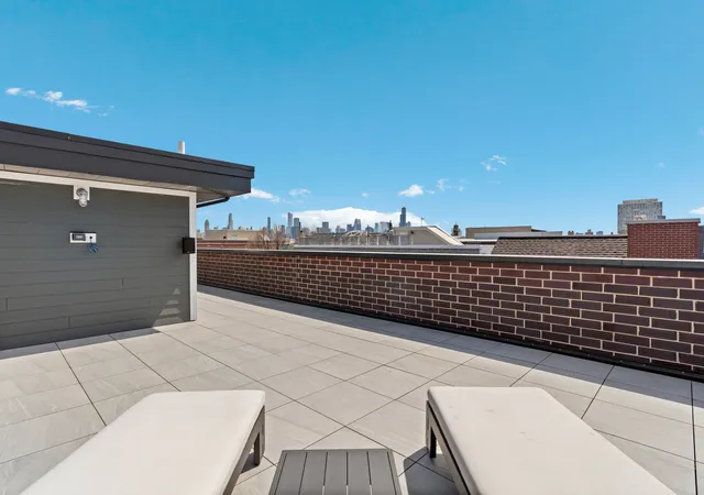 2nd image of 1525 N Bosworth Ave, Chicago, IL 60642