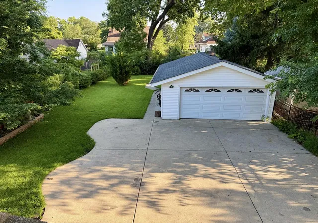 24th image of 1140 S Van Buren Ave, Des Plaines, IL 60018 | MLS# 12703946