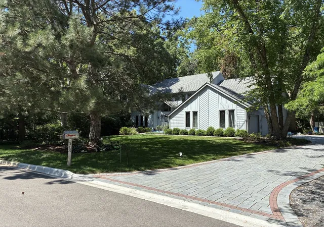 2nd image of 313 Whitmore Ln, Lake Forest, IL 60045 | MLS# 12703949