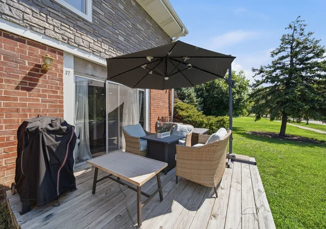 Photo 2 of Townhouse for sale at 27 Cour Deauville, Palos Hills, IL 60465 | MLS# 12704150 | Listing updated on 2026-09-02
