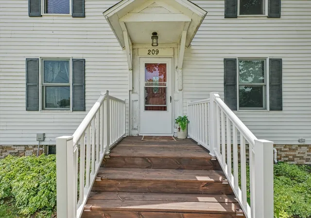 3rd image of 209 E Sangamon St, Fisher, IL 61843 | MLS# 12704168