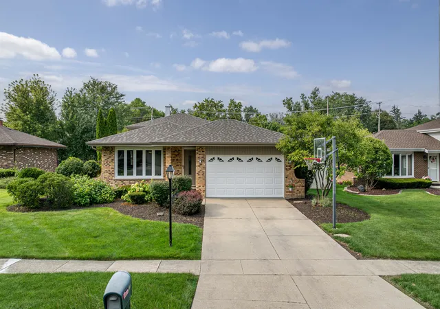 Photo 1 of Single family home for sale at 2964 Drover Ln, Darien, IL 60561 | MLS# 12704203 | Listing updated on 2026-10-06