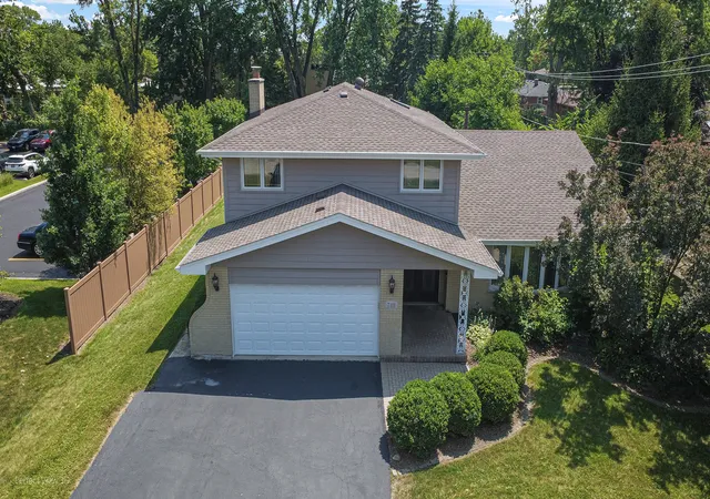 Single family home for sale at 7111 W 125th Street, Palos Heights, IL 60463 | MLS# 12704263
