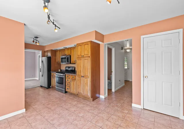4th image of 481 Lasalle Dr, Lake Holiday, IL 60552 | MLS# 12704289