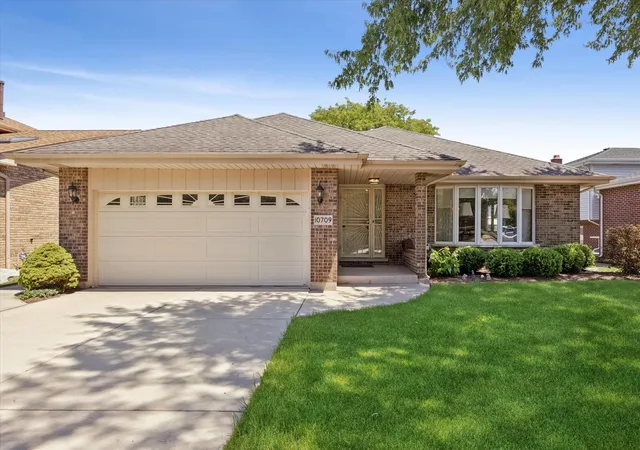 Photo 1 of Single family home for sale at 10709 S Washington St, Oak Lawn, IL 60453 | MLS# 12704399 | Listing updated on 2026-09-01