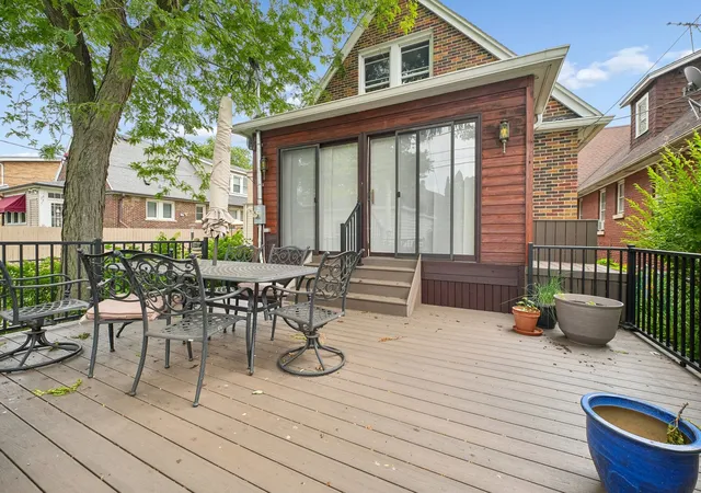 4th image of 6638 N Trumbull Ave, Lincolnwood, IL 60712 | MLS# 12704498