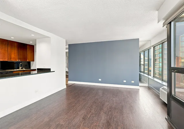 4th image of 30 E Huron St #2007, Chicago, IL 60611 | MLS# 12704537