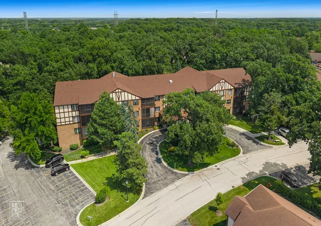 Photo 2 of Condo for sale at 7800 W Foresthill Ln #204, Palos Heights, IL 60463 | MLS# 12704755 | Listing updated on 2026-08-29