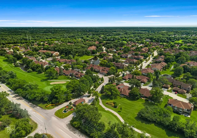Listing Photo 3 - Condo for sale in building located at 7800 W Foresthill Ln, Palos Heights, IL 60463 - Unit #204