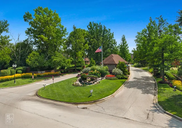 Listing Photo 4 - Condo for sale in building located at 7800 W Foresthill Ln, Palos Heights, IL 60463 - Unit #204