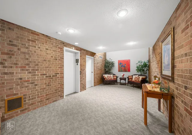 Listing Photo 5 - Condo for sale in building located at 7800 W Foresthill Ln, Palos Heights, IL 60463 - Unit #204