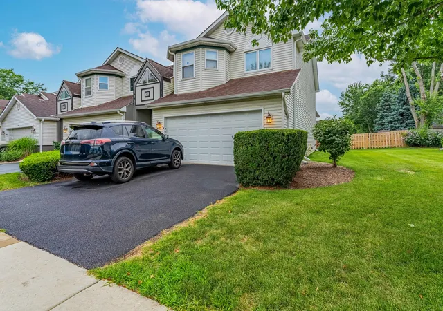 2nd image of 367 Inner Circle Dr, Bolingbrook, IL 60490 | MLS# 12704795