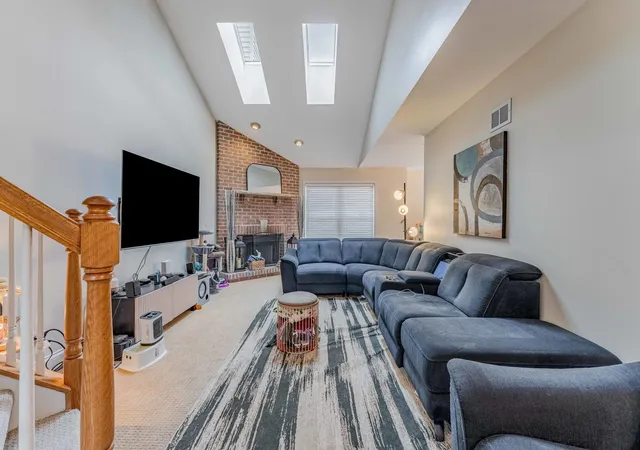 Photo 3 of Townhouse for sale at 367 Inner Cir Dr, Bolingbrook, IL 60490 | MLS# 12704795 | Listing updated on 2026-09-28