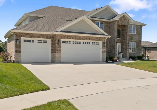 Photo 3 of Single family home for sale at 22991 Lancaster Ct, Frankfort, IL 60423 | MLS# 12704934 | Listing updated on 2026-08-19