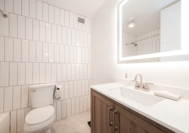Photo 4 of Condo for sale at 3021 S Michigan Ave #305, Chicago, IL 60616 | MLS# 12704996 | Listing updated on 2026-09-08