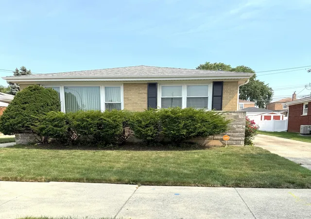 Photo 1 of Single family home for sale at 2816 W Seipp St, Chicago, IL 60652 | MLS# 12705266 | Listing updated on 2026-10-01