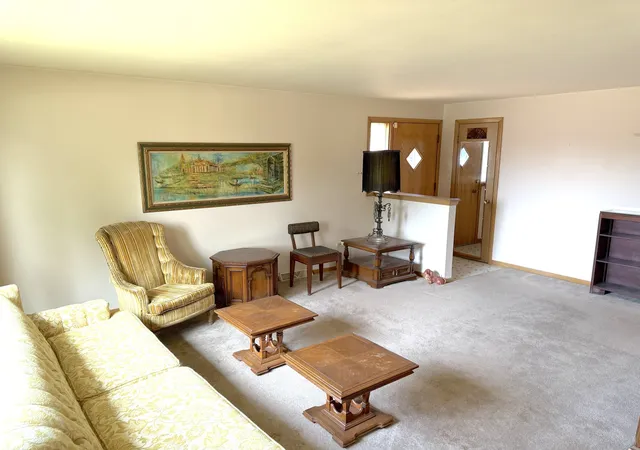 Photo 4 of Single family home for sale at 2816 W Seipp St, Chicago, IL 60652 | MLS# 12705266 | Listing updated on 2026-10-01