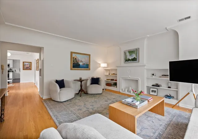 5th image of 1918 Colfax St #3, Evanston, IL 60201 | MLS# 12705323