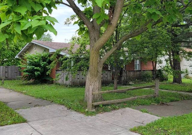 Photo 3 of Single family home for sale at 14246 S Palmer Ave, Posen, IL 60469 | MLS# 12705453 | Listing updated on 2026-08-17